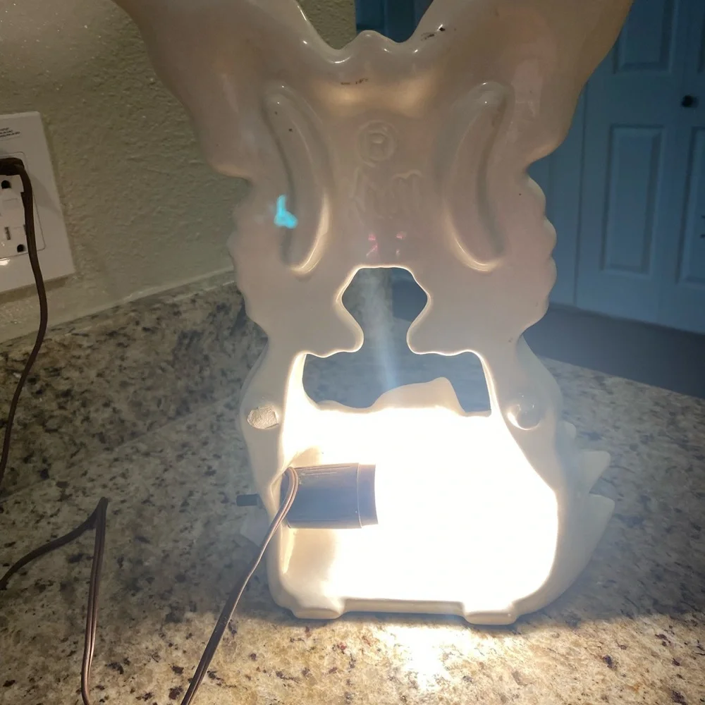 KRON MAGNOLIA & BUTTERFLY LAMP TEXAS